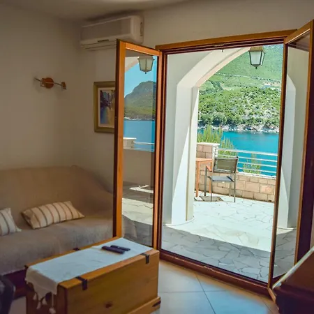 Silencia Villa *