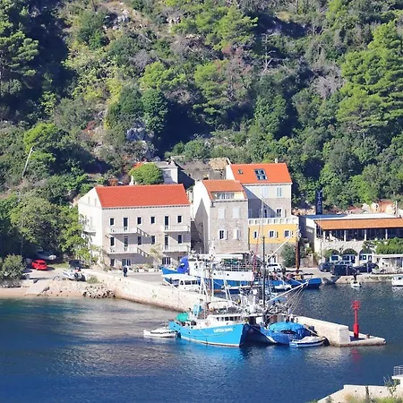 Silencia Villa *